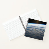 Bewolkte formaties in de Zuid-Indische Oceaan. Notitieboek (Binnen)