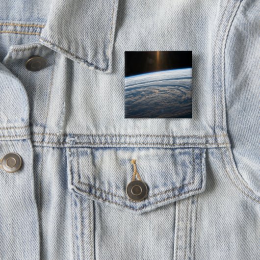 Bewolkte formaties in de Zuid-Indische Oceaan. Vierkante Button 5,1 Cm (In situ)