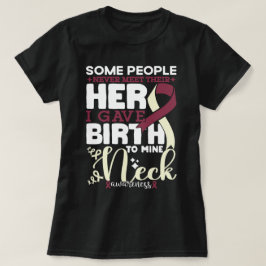 Bewustzijn van de nek Sommige mensen ontmoeten hun T-shirt