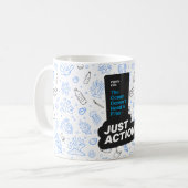 Bewustzijn van plasticvervuiling door oceanen koffiemok (Voorkant links)