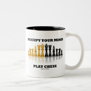 Bezet uw geest Speel Chess (reflecterende schaakse Tweekleurige Koffiemok