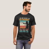 Bezig met het afschermen van gepensioneerde fencer t-shirt (Voorkant volledig)