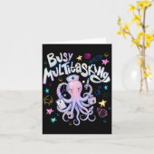 Bezig multitaskende octopus die het strand verzorg kaart (Gele Bloem)