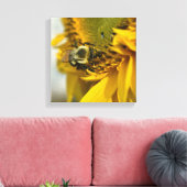 Bezige Bij op een Zonnebloem Canvas Afdruk (Insitu (Woonkamer))