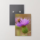 Bezige bijen op Paarse Thistle Clsoe-up-foto Button (Voorkant / Achterkant)