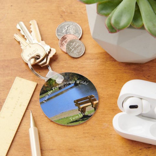 Bezoek PA Wilds Picturesque Souvenir Twin Lakes AN Sleutelhanger (Bureau)