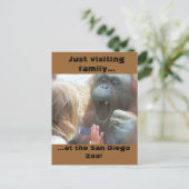 Bezoekende familie bij het Briefkaart van de diere (Staand voorkant)