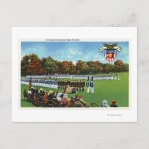 Bezoekers Een dress-parade bekijken Briefkaart