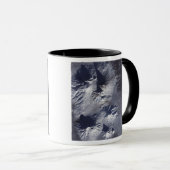 Bezymianny Volcano vertoont een bescheiden pluim Mok (Voorkant rechts)