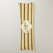 BG Stripes Pattern wride beige + uw monogram Lichaamskussen (Voorkant Verticaal)