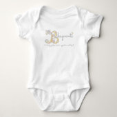 Bhagvanti baby meisjes naam betekent monogram hart romper (Voorkant)