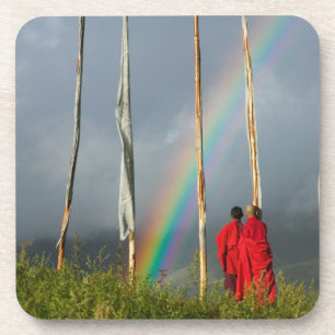 Bhutan, Gangtey dorp, Regenboog boven twee monnike Onderzetter