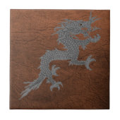 Bhutanese draak over leder tegeltje (Voorkant)