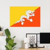 Bhutanese vlag (Bhutan) (Thunder Dragon) Poster (Thuiskantoor)