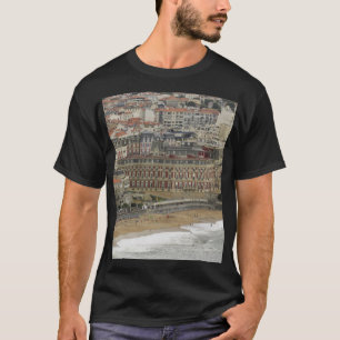 Biarritz strand, Belle Époque architectuur. T-shirt