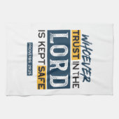 Bible Quote Art - Proverbs 29:25 Trust in God Theedoek (Horizontaal)