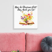 Bibliothecaris en boeken canvas afdruk (Insitu (Woonkamer))