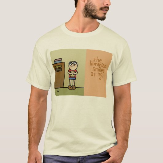 bibliothecaris glimlacht. t-shirt (Voorkant)
