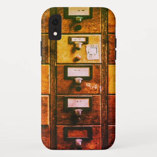 bibliotheekcataloguskast met bruin hout Case-Mate iPhone case (Achterkant)