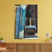 Bibliotheekdatumstempel Canvas Afdruk (Insitu (Woonkamer))