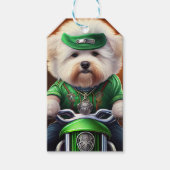 Bichon Frisé Dog Driving Bike St. Patrick's Day Cadeaulabel (Voorkant)