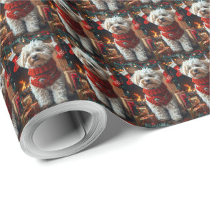 Bichon Frise Hond met kerstcadeaus open haard Cadeaupapier