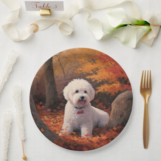 Bichon Frise in herfstbladeren Herfst Inspire Papieren Bordje (Huwelijk)