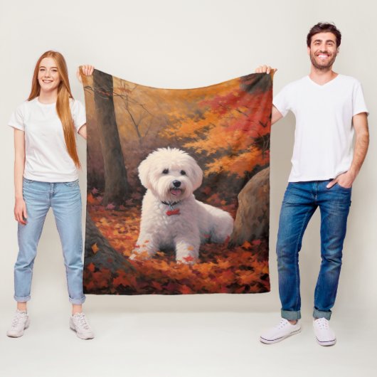 Bichon Frise in herfstbladeren inspireren Fleece Deken (In situ)