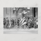 Bicycle Trick Riding, jaren 20 Briefkaart (Voorkant)