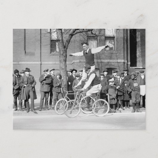 Bicycle Trick Riding, jaren 20 Briefkaart (Voorkant)