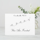 Bicyclist die over de op maat gemaakte heuvel gaat kaart (Staand voorkant)