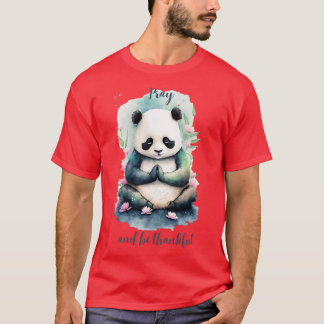 Bid en wees dankbaar yoga panda t-shirt
