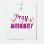 Bid met Autoriteit, Keramisch Ornament (Links)