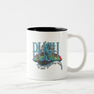 Bid tot iets gebeurt tweekleurige koffiemok