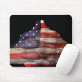 Bidden handen met Amerikaanse vlag Muismat