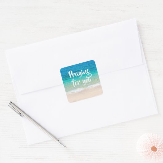 Biddend Blauwe Oceaan Strand Scène Vierkante Sticker (Envelop)