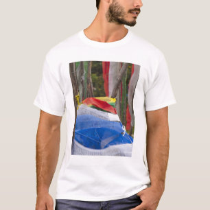 Biddende vlaggenmasten in berg, Yotongla Pass 3 T-shirt