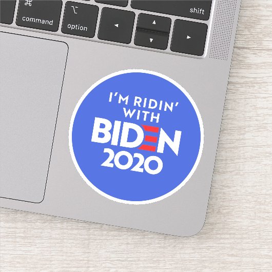 BIDEN 2020 - Ridin met Biden Sticker (Detail)