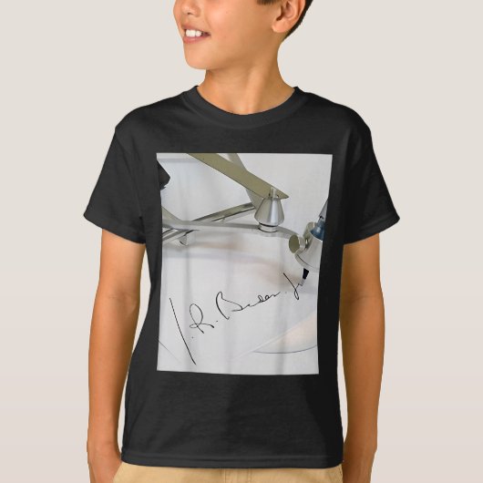 Biden Autopen Handtekening Grappig T-shirt (Voorkant)