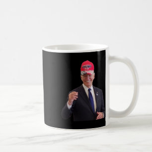 Biden draagt een Trump 2024-hoed Koffiemok