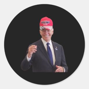 Biden draagt een Trump 2024-hoed Ronde Sticker