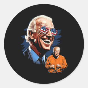 Biden lachen Trump naar gevangenis T-shirt Anti-Tr Ronde Sticker