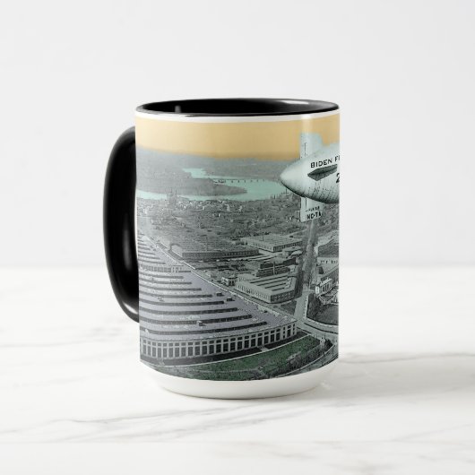 BIDEN VOOR PRESIDENT 2020 COMIC BLIMP OVER DC MOK (Voorkant links)