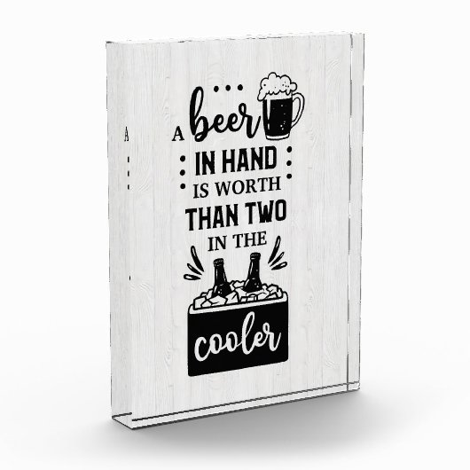 Bier-drinkbaarder in de hand fotoblokken (Links)