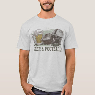 Bier en Football van Mudge Studios T-shirt