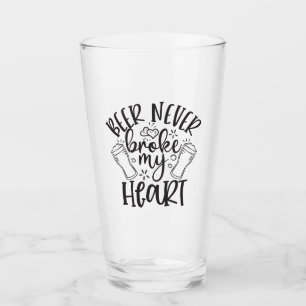 Bier heeft nooit mijn hartglas gebroken glas
