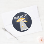 Bier me op! ronde sticker (Envelop)