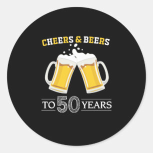 Bierdrinker proost en biertjes voor 50e verjaardag ronde sticker
