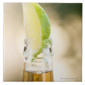 Bierfles met limoen wig tegeltje (Voorkant)
