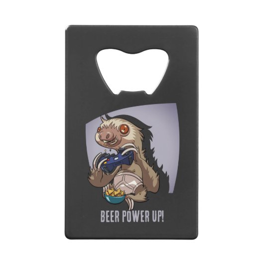 Bierkracht omhoog! Grappige Cartoon Sloth spelen s Creditkaart Flessenopener (Voorkant)